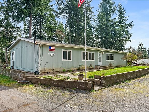3rd image of 19444 Abbey Ln SE