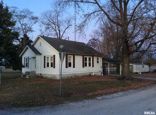 210 W 7th St, Belle Rive, IL 62810