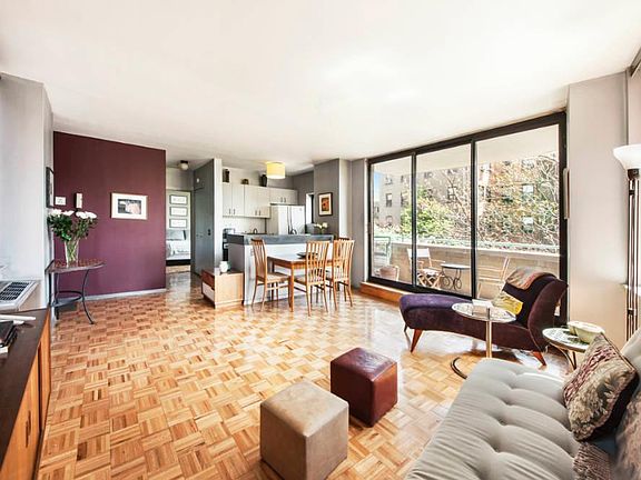 2nd image of 677 Washington St #5D