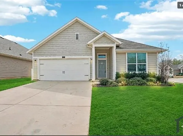 9000 Huxley Dr, Aubrey, TX 76227