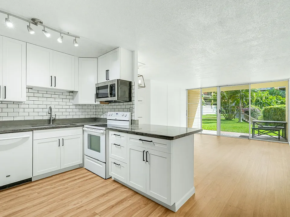 95-2048 Waikalani Pl #D102