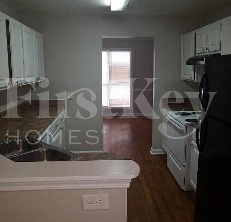 4th image of 730 Prescott Way