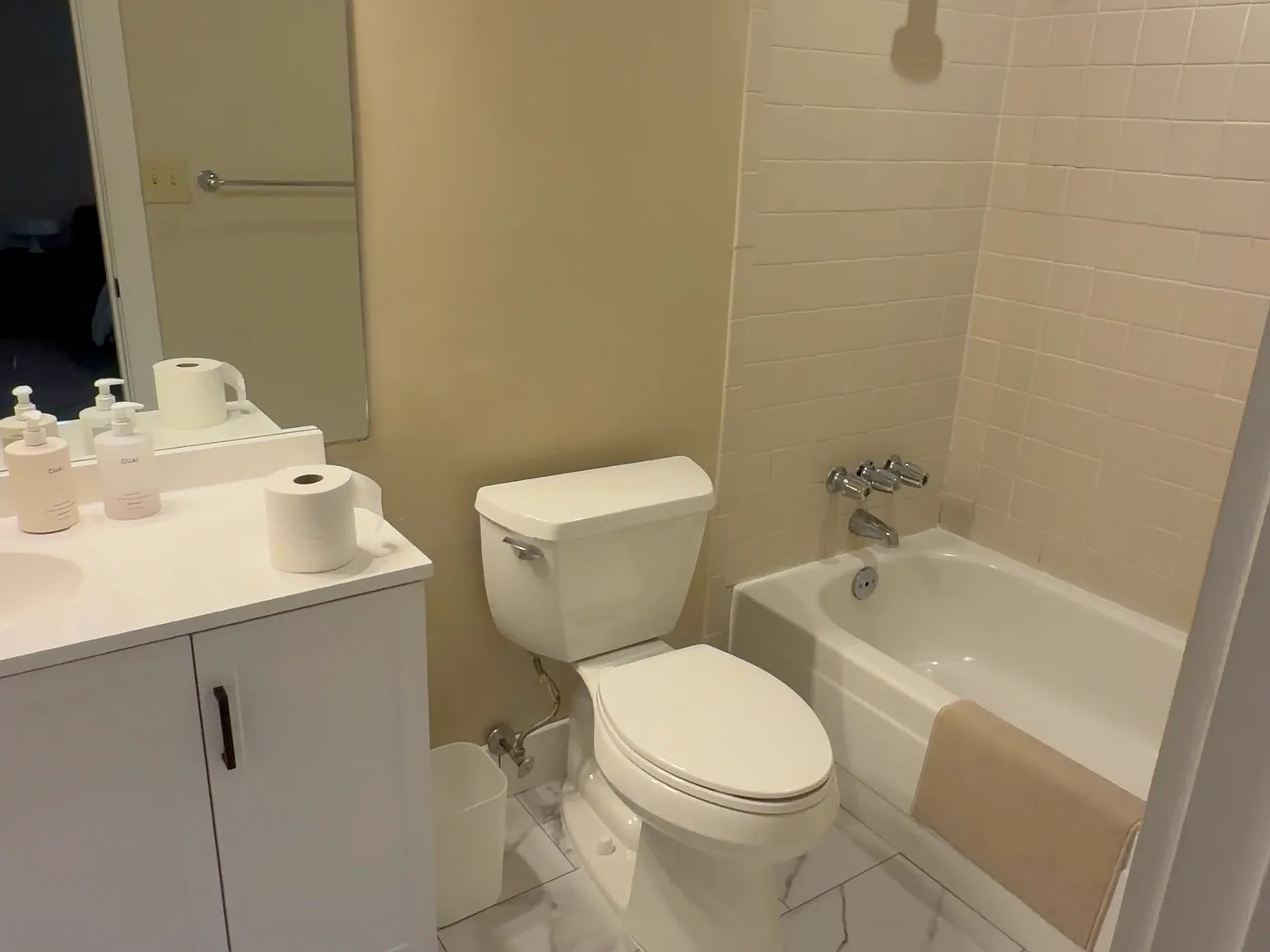 3 bed, 1874 sqft, $2,800 — Photo 3