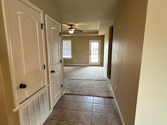 4th image of 1522 E 11th Cv