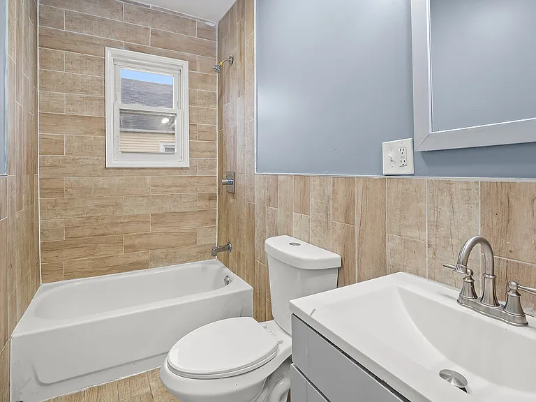 275 Clinton Pl — Photo 7