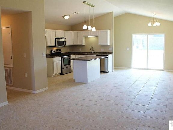 4th image of 159 Price Dr