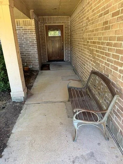 3 bed, 2.0 bath, 1631 sqft, $1,800 — Photo 3