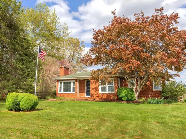 6489 Markwood Rd, Earlysville, VA 22936