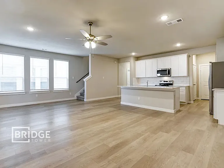 4126 Tobin Dr — Photo 6