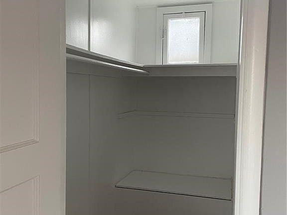 4th image of 815 E High Ave #1/2