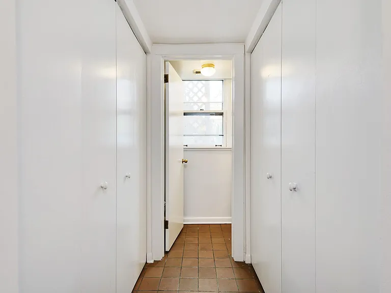 236 W Willow St #CH — Photo 4