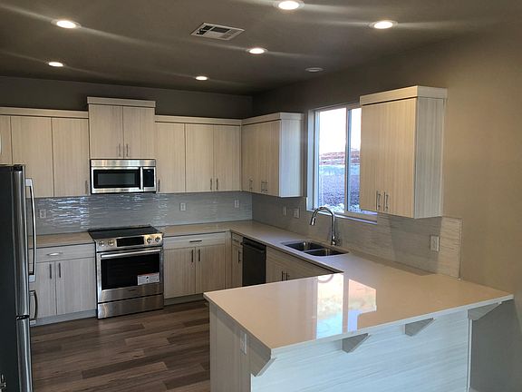3rd image of 438 Stone Mountain Dr #36