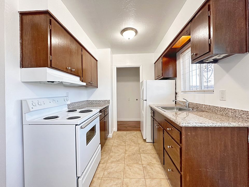 1st image of 2800 21st Ave Unit 20