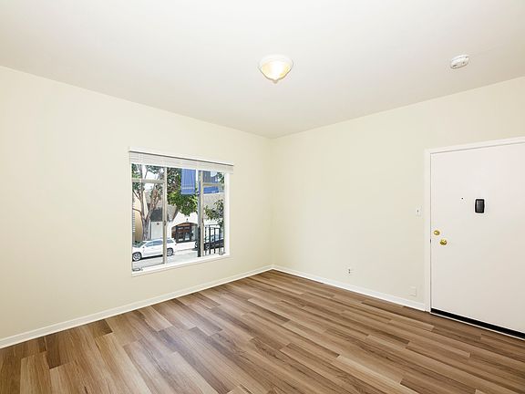 2nd image of 1424 Valencia St #9