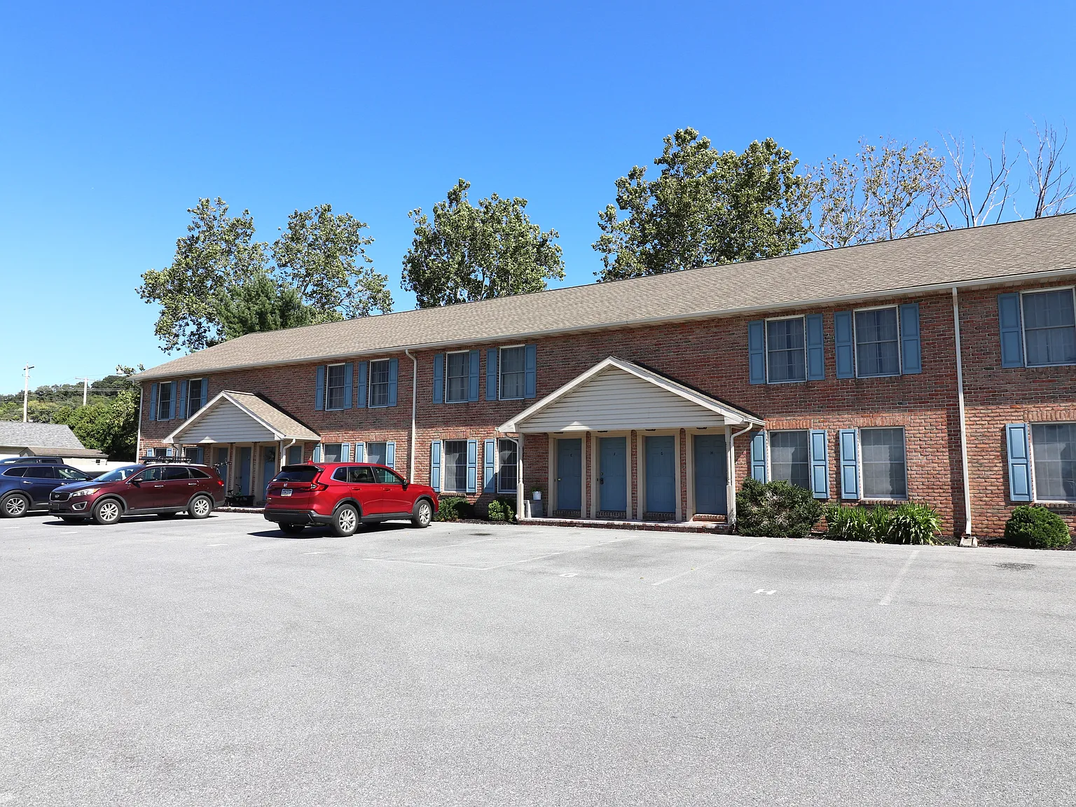2 bed, $1,275 — Photo 1