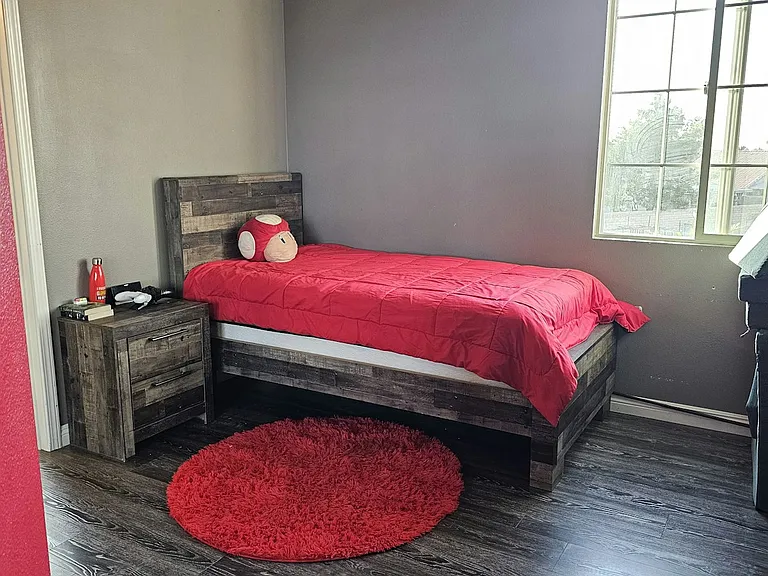 Jack and Jill bedroom