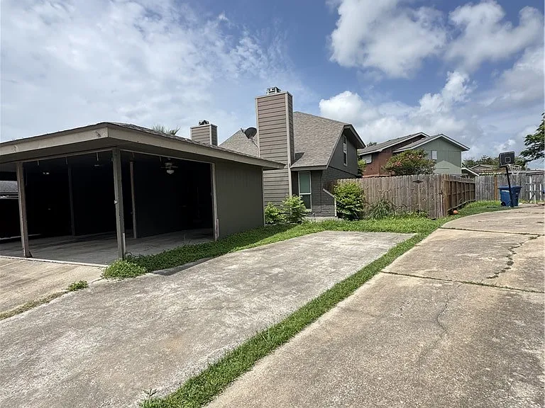 11621 Agua Dulce Creek Dr #C — Photo 1