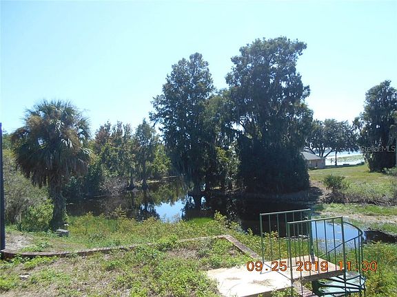 3rd image of 225 Golf Aire Blvd