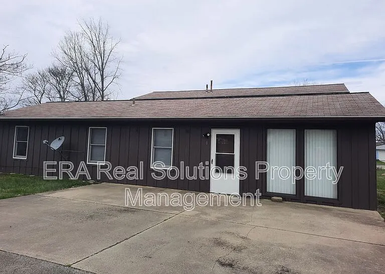 888 W Locust St #A — Photo 1