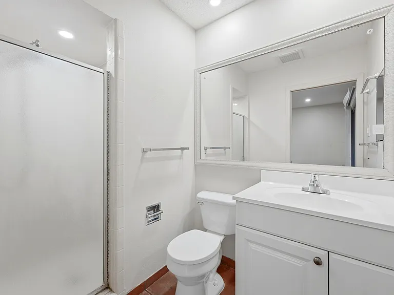 8607 Norwich Dr — Photo 29