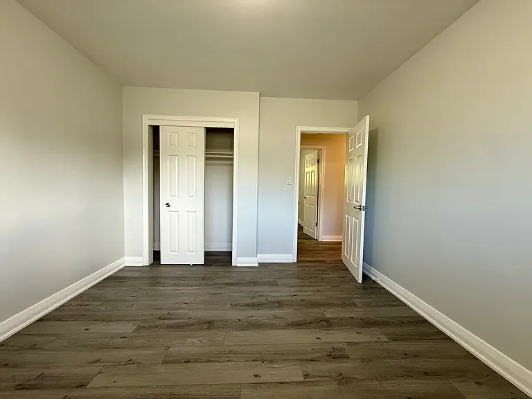 404 Grantham Ave — Photo 19