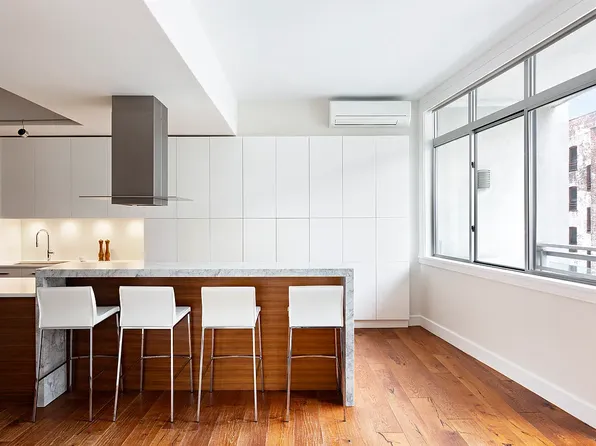 123 Baxter Street image 2 of 13