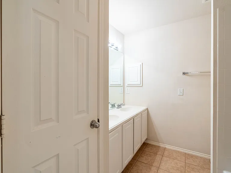 2505 Monroe Dr — Photo 9
