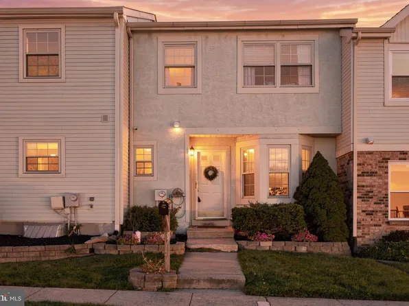 325 Wayne Ct, Holland, PA 18966