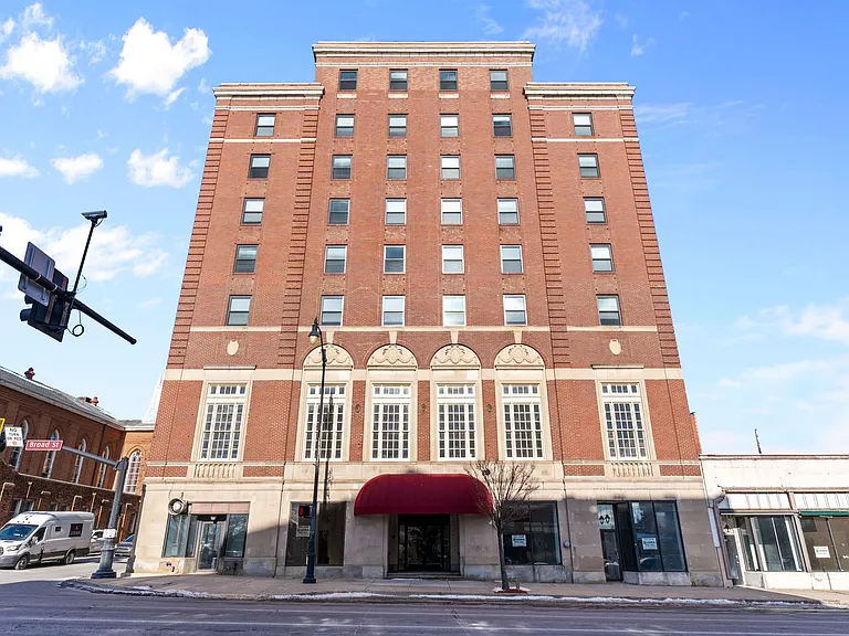 Altamont Apartments Limited-Time Special! First Month FREE with Approved Application! — Photo 7