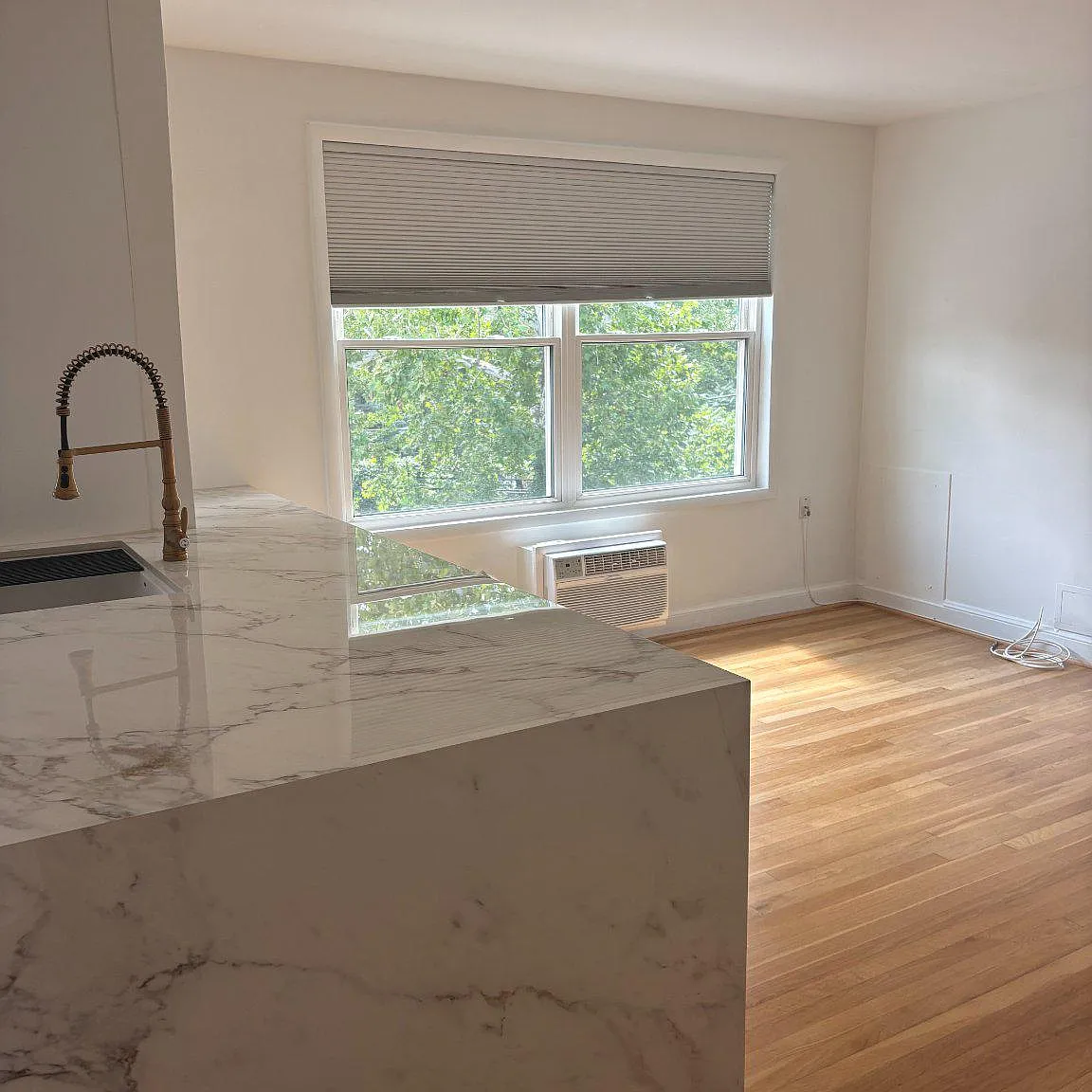 Macarthur Park Condominium — Photo 4