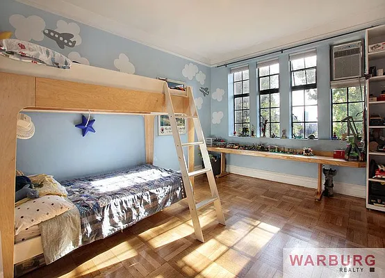 Sold by Warburg | media 13