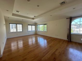 200-08 46th Rd, Bayside, NY 11361