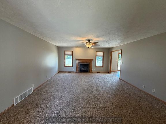 3rd image of 803 Sagewood Ave