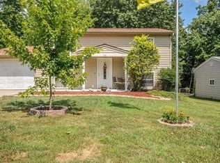 570 Keeney Dr, Saint Charles, MO 63304