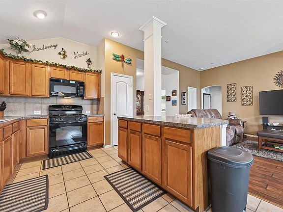 4th image of 8622 Henrico Ln