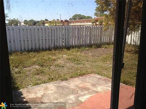 3rd image of 464 NW 179th St