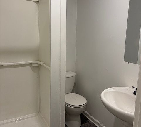 3rd image of 651 W 30th St #B