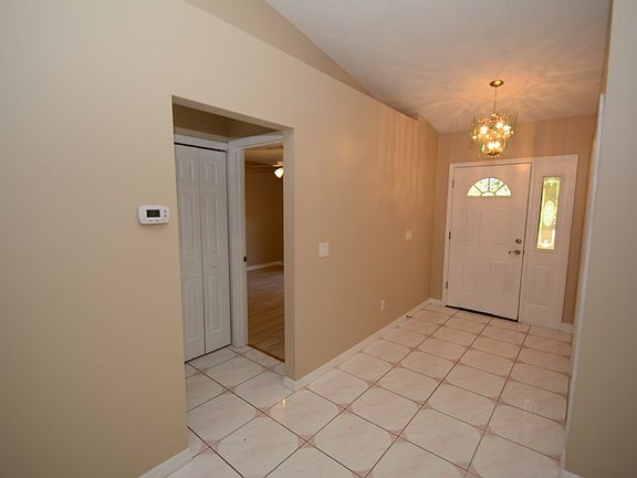 4th image of 19 Flemingwood Ln