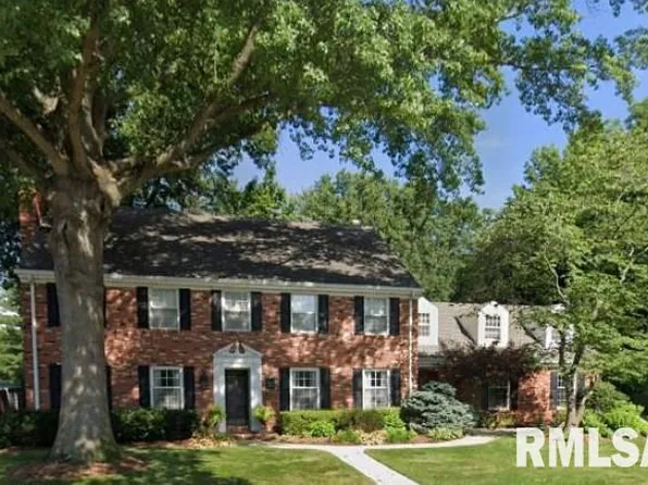 3225 W Point Dr, Springfield, IL 62704