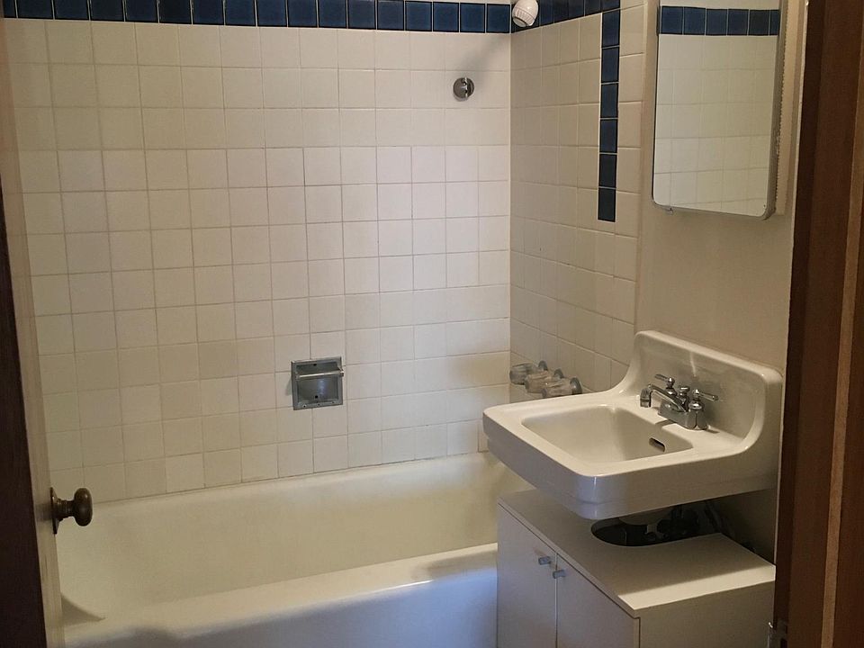 2nd image of 124 11th Ave E #205