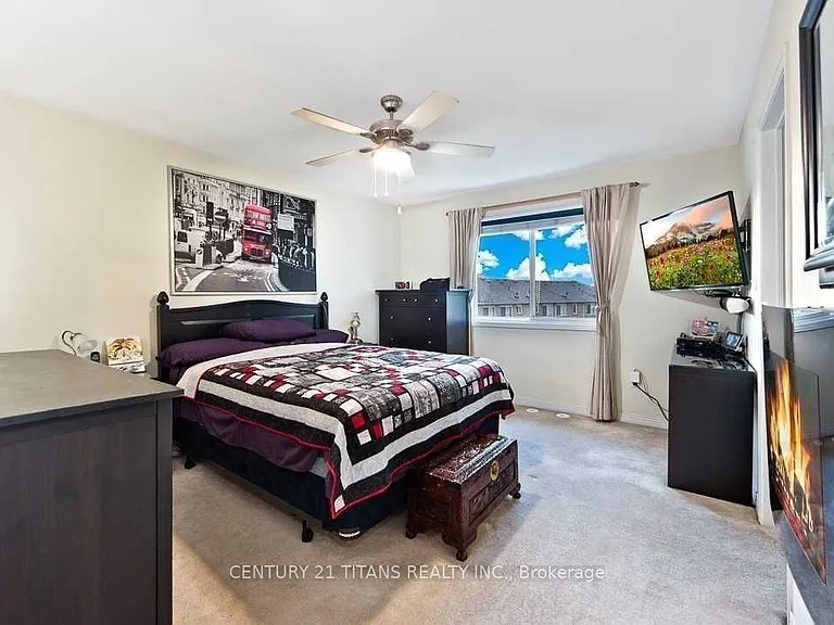 32 Etienne St — Photo 14