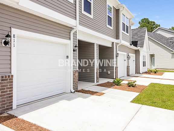 3rd image of 823 Coosaw Pl