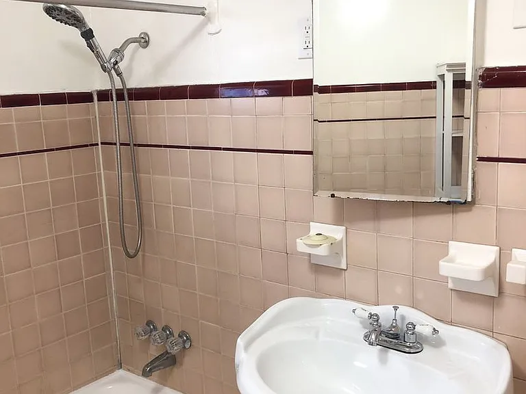 8149 Blackburn Ave — Photo 2