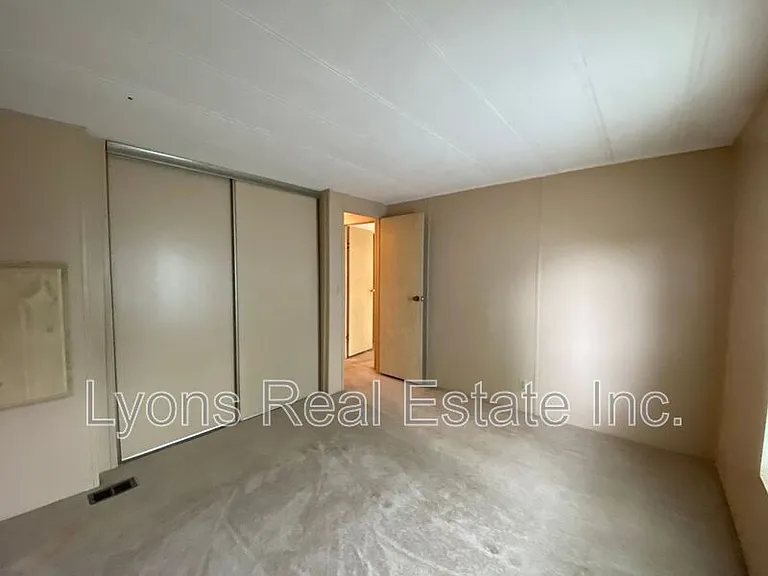 234 Lamplighter Ln — Photo 18