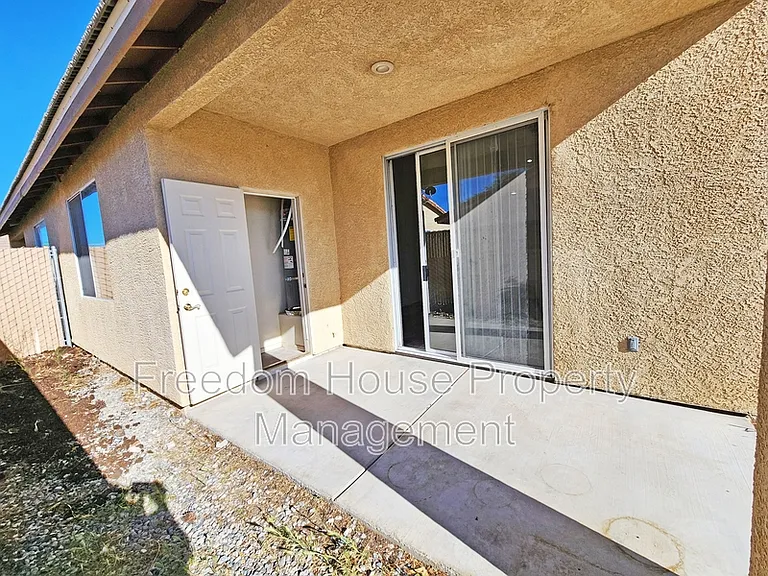 1041 Marne Ct #4 — Photo 42