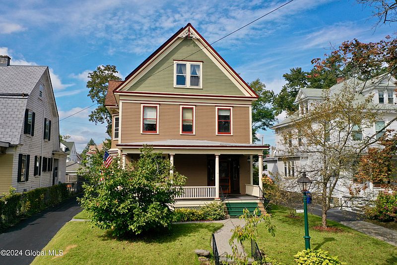 2nd image of 1043 Ardsley Road