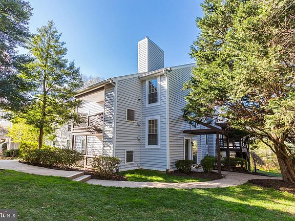 4th image of 10082 Oakton Terrace Rd