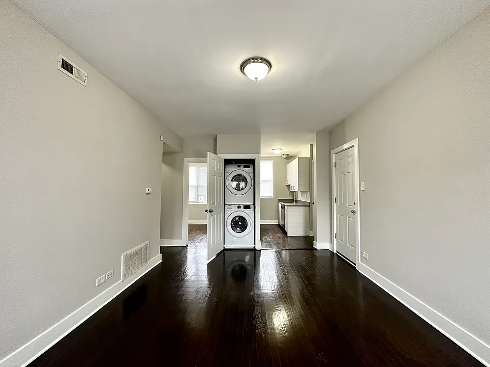 2130 N Sawyer Ave #2E