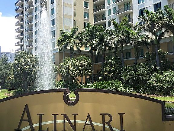 4th image of 800 N Tamiami Trl Unit 1209