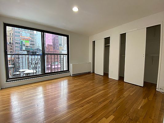 4th image of 123 E 54th St APT 8D